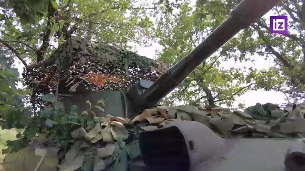 «Известия» показали кадры отражения атак ВСУ артиллеристами ВС РФ под Горловкой