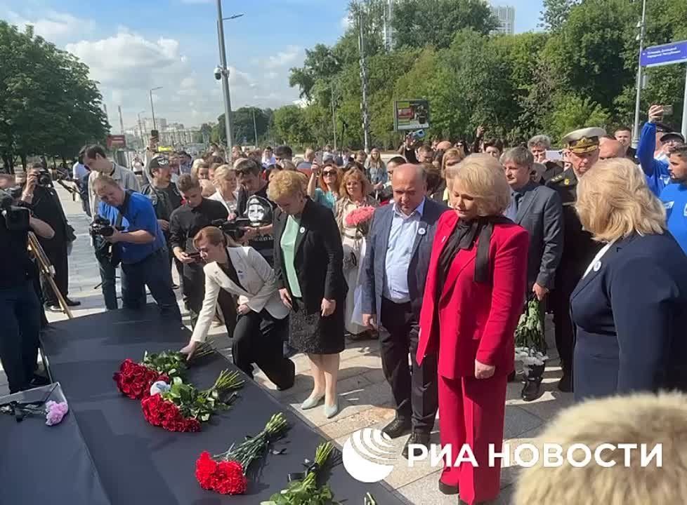 � ���������� ��� � ������ � ���� ������ �����-����� ����� � �������� (27 ����) ������ �������� �����