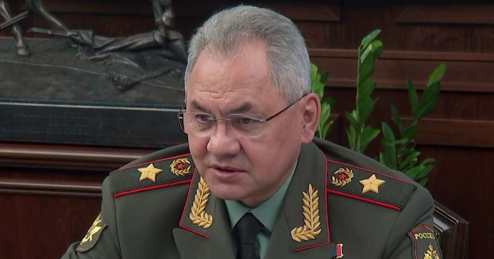 Шойгу посетил передовой пункт управления группировки "Центр"