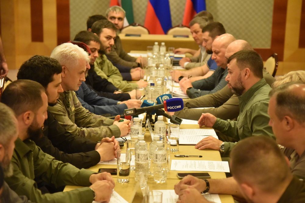 Денис Пушилин обсудил с делегацией Чеченской Республики вопросы развития регионального сотрудничества