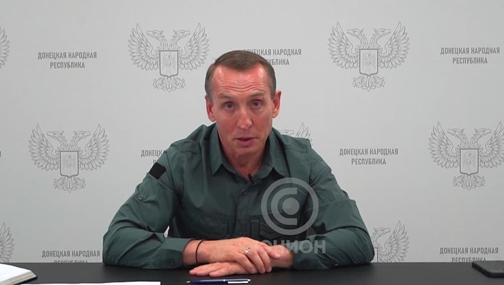 С Днём строителя!. Поздравляет министр строительства и ЖКХ ДНР Николай Циганов Ваши новости | ПОДПИСАТЬСЯ на ЮНИОН