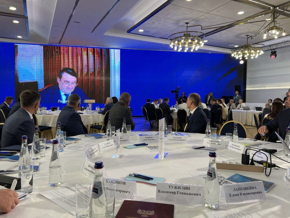 Владимир Тужилин принял участие в семинаре-совещании по вопросам развития общественного транспорта в РФ, который прошел сегодня в Москве