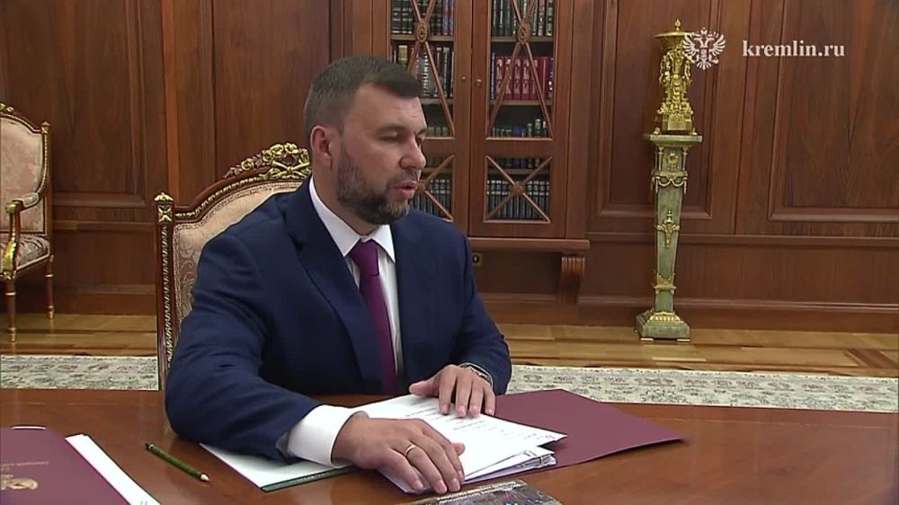 Владимир Путин проводит встречу с врио главы Донецкой Народной Республики Денисом Пушилиным