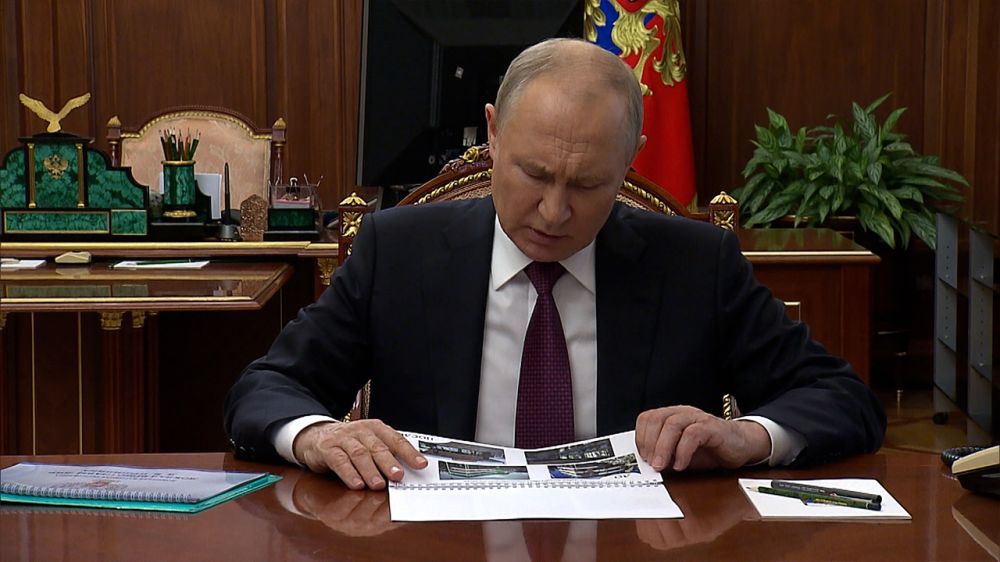 Путин выразил соболезнования семьям погибших в авиакатастрофе в Тверской области