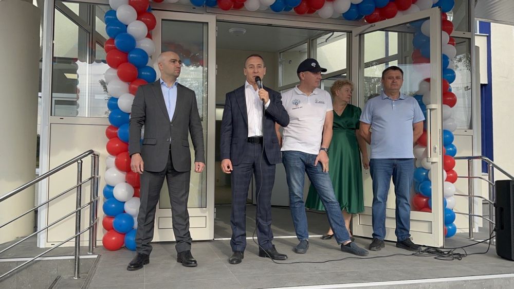 Руководитель Минстроя ДНР принял участие в школьных мероприятиях, посвященных Дню знаний