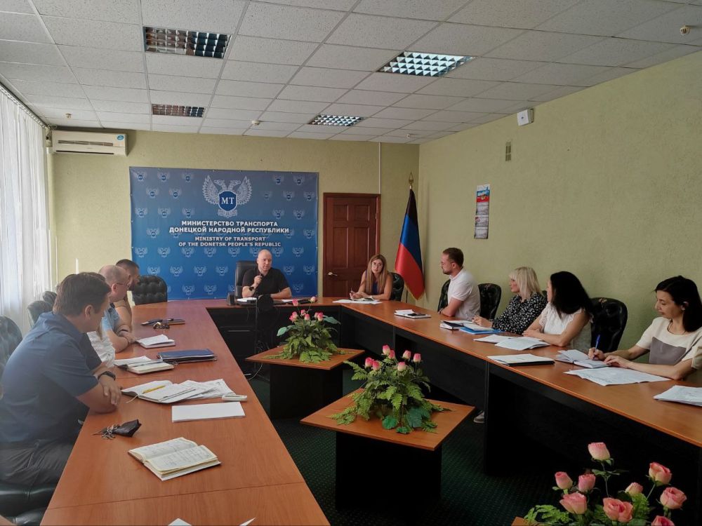 Владимир Тужилин дал поручение ускорить работу по организации выпуска нового подвижного состава на маршруты общественного транспорта