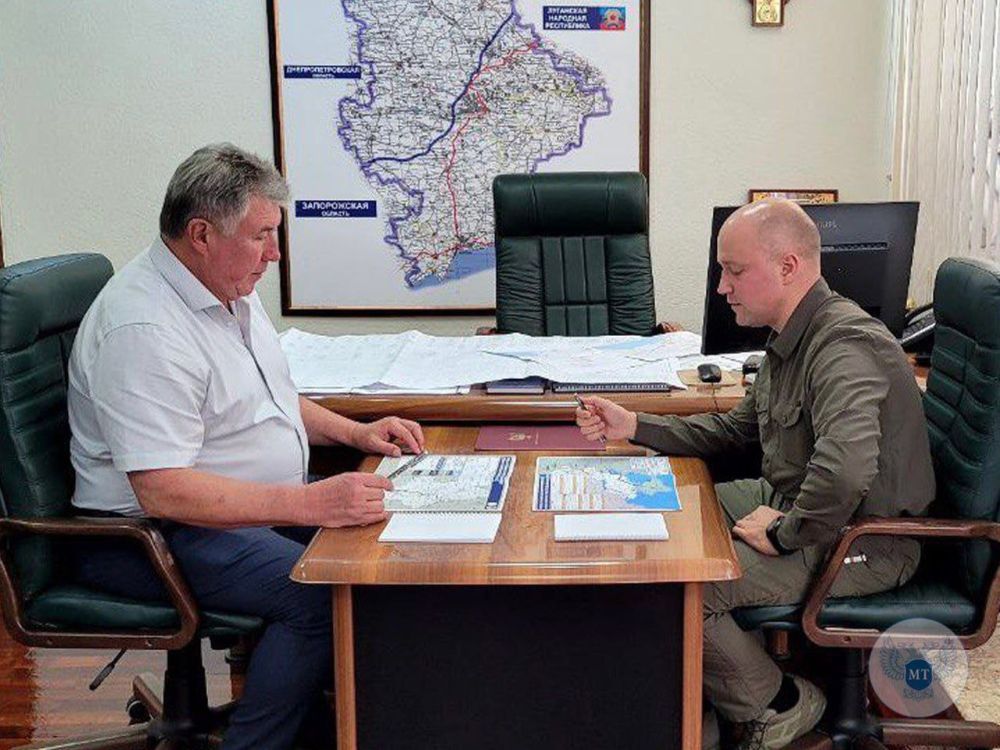 Глава Минтранса Владимир Тужилин провел встречу с начальником Южного межрегионального управления государственного автодорожного надзора Федеральной службы по надзору в сфере транспорта Игорем Высоцким