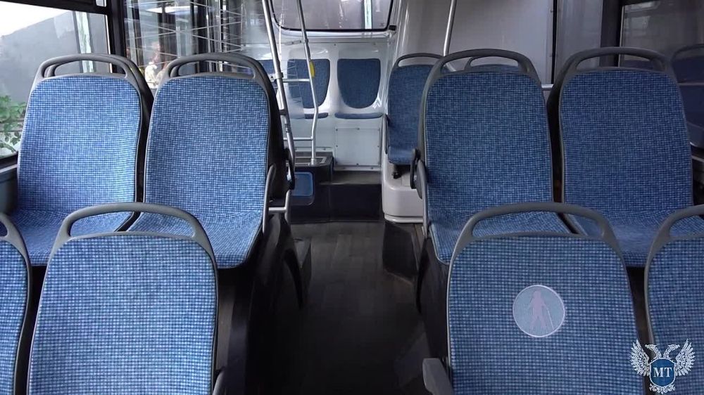 Совместно с дончанами Владимир Тужилин оценил комфортность новых автобусов