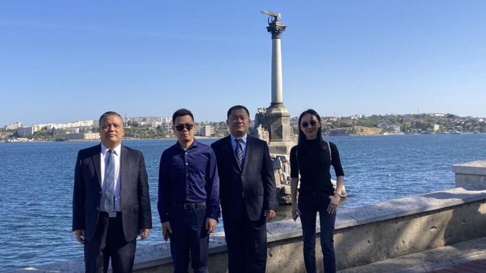 Китайские блогеры потрясены увиденным в Крыму и на Донбассе