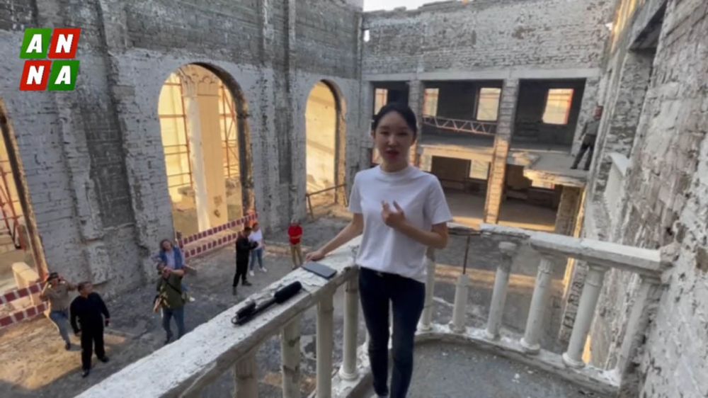 Ролик с китайской певицей Ван Фан, поющей «Катюшу» на балконе Мариупольского театра, во всём мире посмотрели уже более пяти млн человек