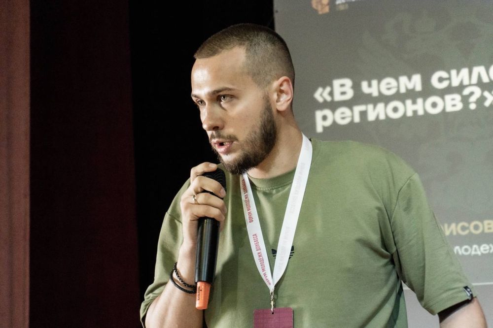 Кирилл Макаров пообщался с активистами общественных организаций на Форуме молодежи Донбасса