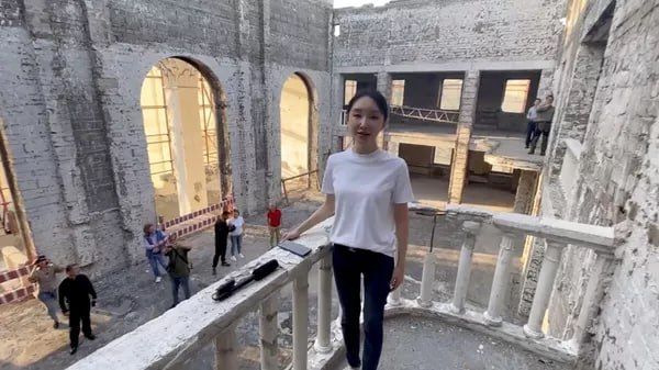 После того, как в Мариуполе китайская оперная певица Ван Фан спела «Катюшу», Киев потребовал от Пекина объяснений