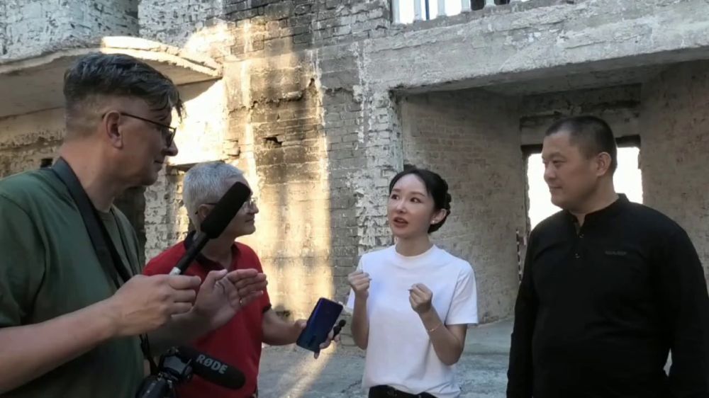 Китайская певица Ван Фан, посетившая российские Мариуполь и Севастополь, прокомментировала свою поездку в РФ: