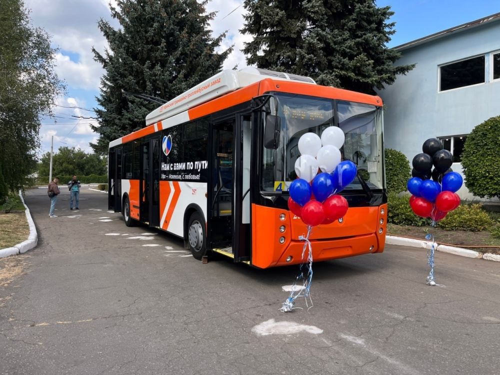 На улицах Макеевки появился новый троллейбус из Уфы. В Макеевке начал работать первый новый троллейбус, изготовленный на Уфимском трамвайно-троллейбусном заводе