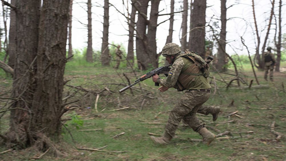 ВСУ занимают опорники и гонят пленных по минным полям: О чём не напишут в сводках СВО