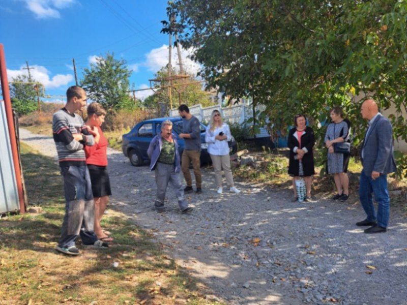 Сегодня, 21 сентября, исполняющий обязанности главы администрации города Комсомольское Николай Винокуров провел сход граждан в городе Комсомольское