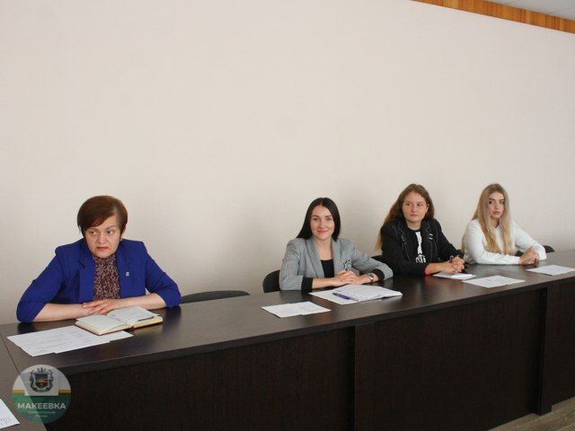 Беседа главы города с молодёжью: обсуждение важных вопросов и перспективы развития