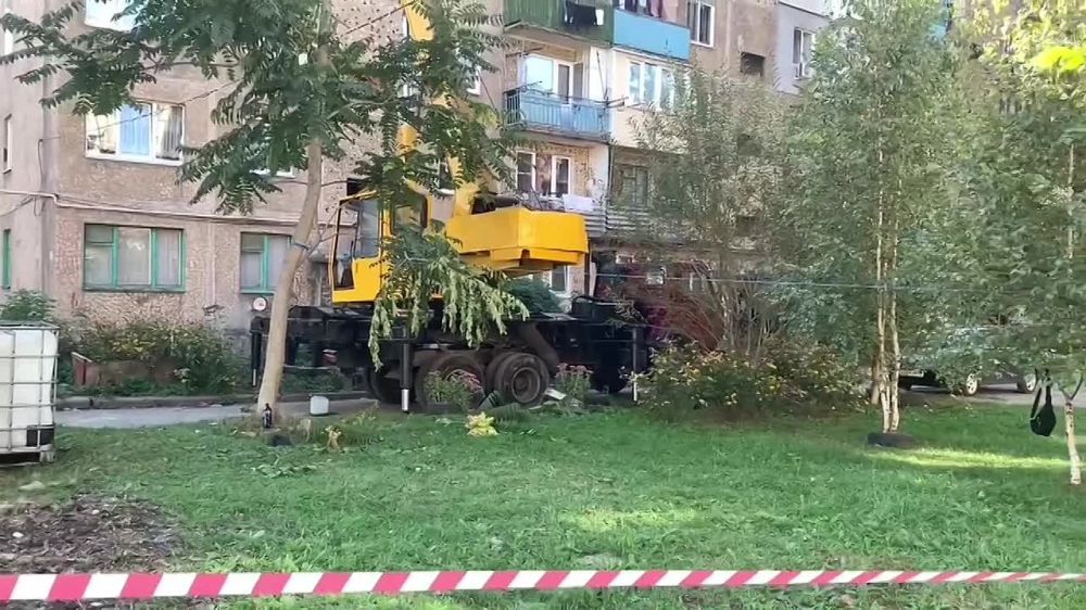 Николай Циганов встретился с жителями поврежденных домов в Макеевке