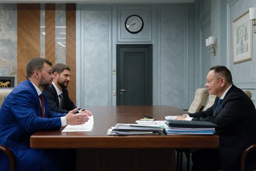 Денис Пушилин и Александр Волошин встретились с Министром строительства и ЖКХ РФ Иреком Файзуллиным