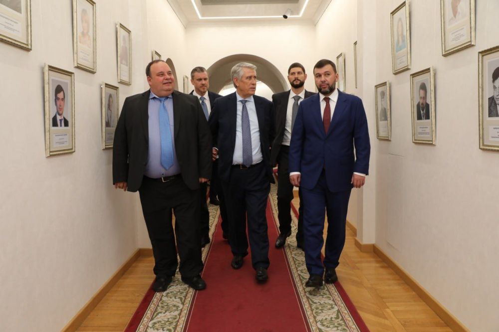 Денис Пушилин: Возможности реализации сетевых образовательных проектов и программ повышения квалификации, а также...