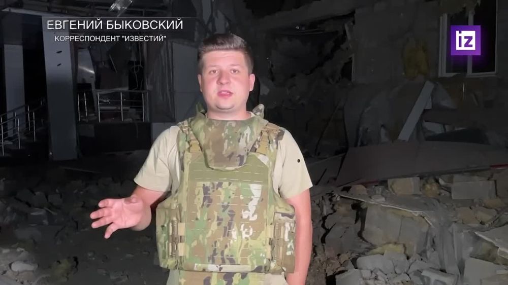 Предположительно две ракеты сегодня вечером ВСУ впустили по гостинице, которая находиться между Енакиево и Горловкой