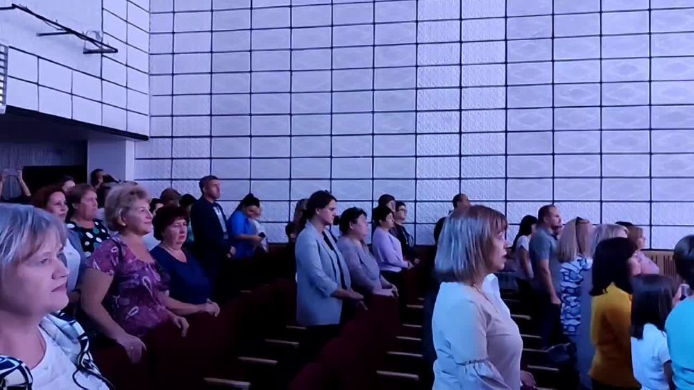 ПРАЗДНИЧНЫЙ КОНЦЕРТ «Я ЛЮБЛЮ ТЕБЯ, РОССИЯ!» ОТ ДОНЕЦКОЙ ФИЛАРМОНИИ