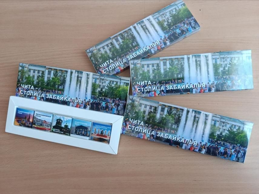 Подарки от Забайкалья вручили первоклашкам Старобешевского района ДНР