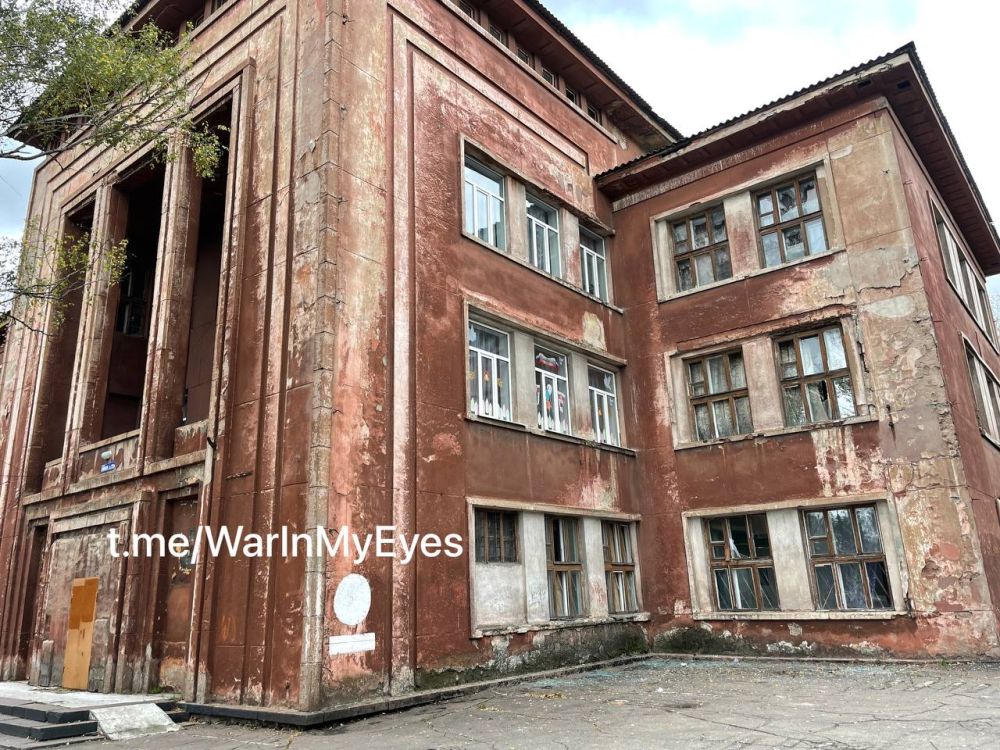 Последствия обстрела Кировского района Макеевки