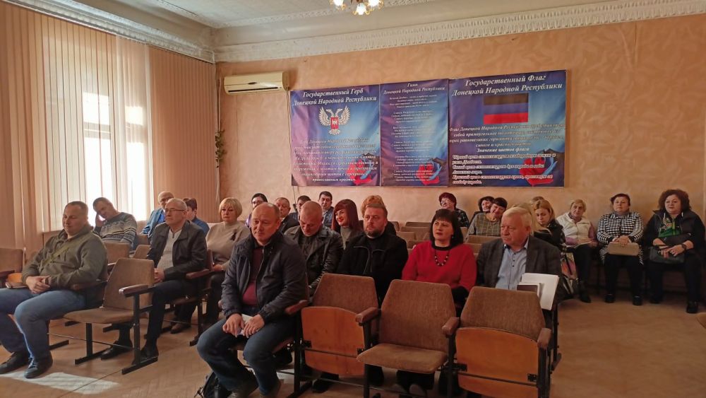 Сергей Ермаков: На еженедельном расширенном аппаратном совещании Благодарностью главы администрации г. Снежное за...