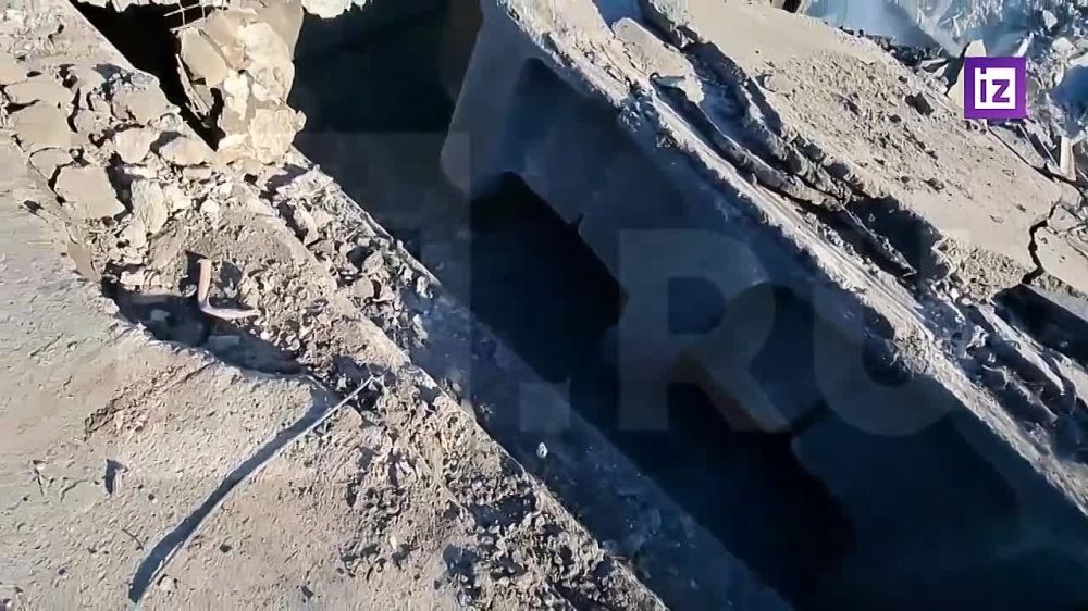 На кадрах — допрос 18-летнего парня из Архангельска, который собирался поджечь бронетехнику на территории воинской части