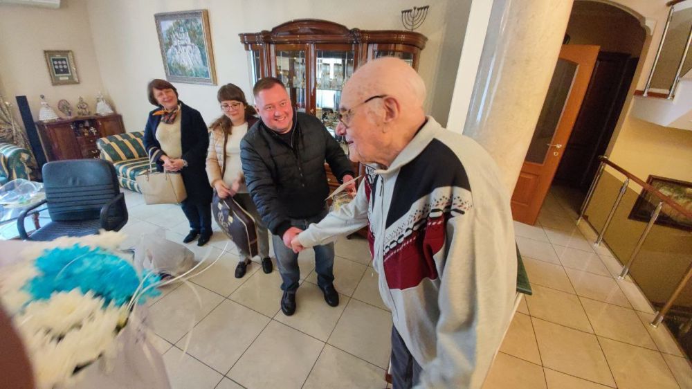 ���� ������: ������������ �� 100-������ ������� ������ ������������� ������