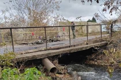 Специалисты в срочном порядке восстановят частично обрушившийся мост в Макеевке