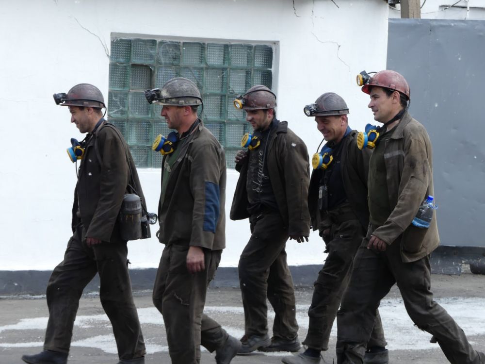 Андрей Чертков: Уважаемые шахтеры!. Я всех вас прекрасно понимаю, читаю ваши комментарии, знаю, что ситуация непростая, но...