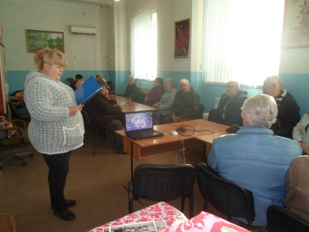 Проведен патриотический час «Флаг ДНР – в нем наша сила и мощь»
