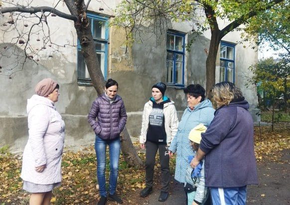 Дмитрий Лысенко: Сегодня, 31 октября, глава Рассыпнянской поселковой администрации Татьяна Горбачёва провела сход граждан по улице Гончарова, дом 7