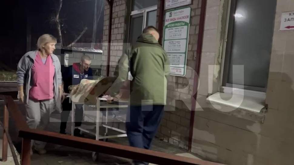 Пострадавший при обстреле Донецка мужчина рассказал «Известиям» о случившемся