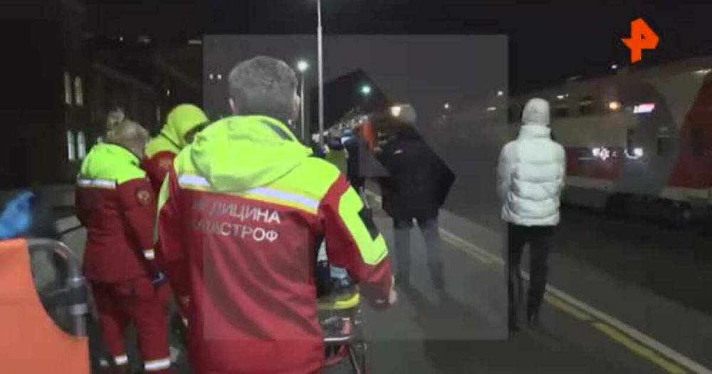 Раненных в Донецке военкоров "Известий" доставили на лечение в Москву