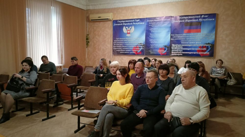 Сергей Ермаков: В ходе аппаратного совещания с начальниками отделов и структурных подразделений администрации города обсудили ситуацию за прошедшую неделю и вопросы, находящиеся на постоянном контроле