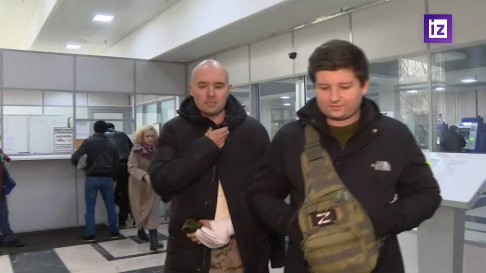 Раненных при обстреле Донецка военкоров «Известий» выписали из больницы