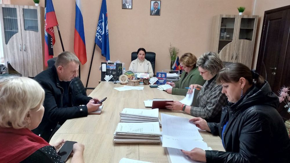 Сегодня, 17 ноября , во главе с заместителем главы администрации Волновахского района по социальным вопросам - Еленой...