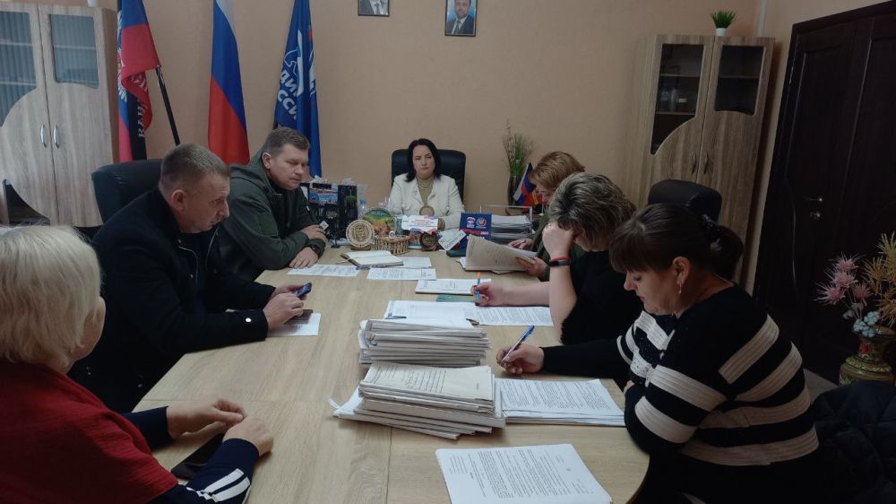 Сегодня, 21 ноября , во главе с заместителем главы администрации Волновахского района по социальным вопросам - Еленой...