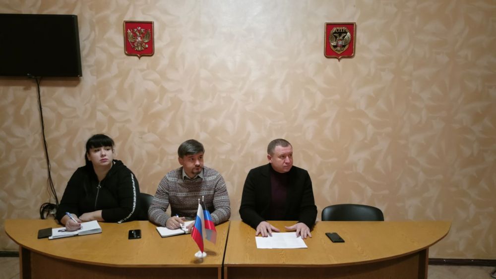 Сергей Ермаков: Провел плановое заседание городского штаба по подготовке объектов жизнеобеспечения, социальной сферы и жилищного фонда в городе Снежное к работе в осенне-зимний период и прохождению отопительного сезона 2023-2024 годов