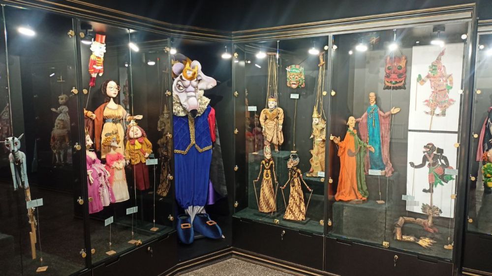 ������ ��������: ������ ������� � ������������� �������� ����� ��������� ������ �����, ������������� � 90-����� ������