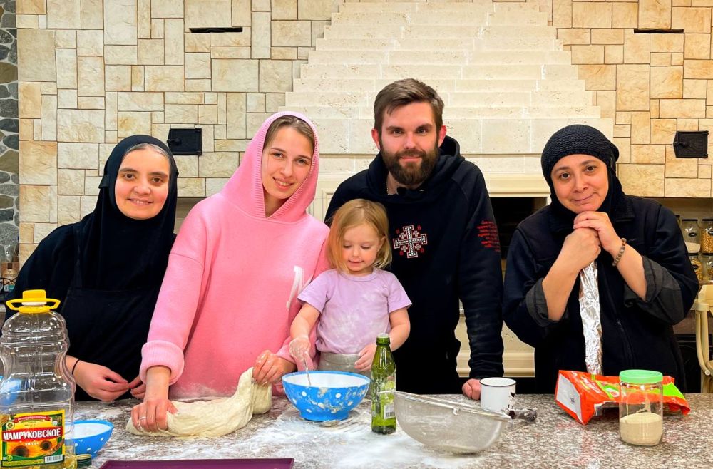 Роман Голованов: НУЖНА НАША ПОМОЩЬ!. Завтра наступает Рождественский пост. Таинственное время. Наш личный путь к Вифлеемской пещере. Пост - это время добрых дел