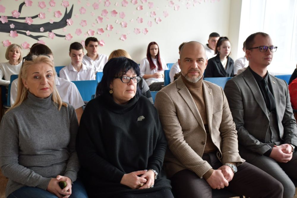 ������ ��������: ����� ������ �������. ������� � ���� ������ � 3 ������ ���������� ���������� �������, ����������� �������� ��������� ������ �������� �������� ����������, ���������, ��������� - ����� ���������