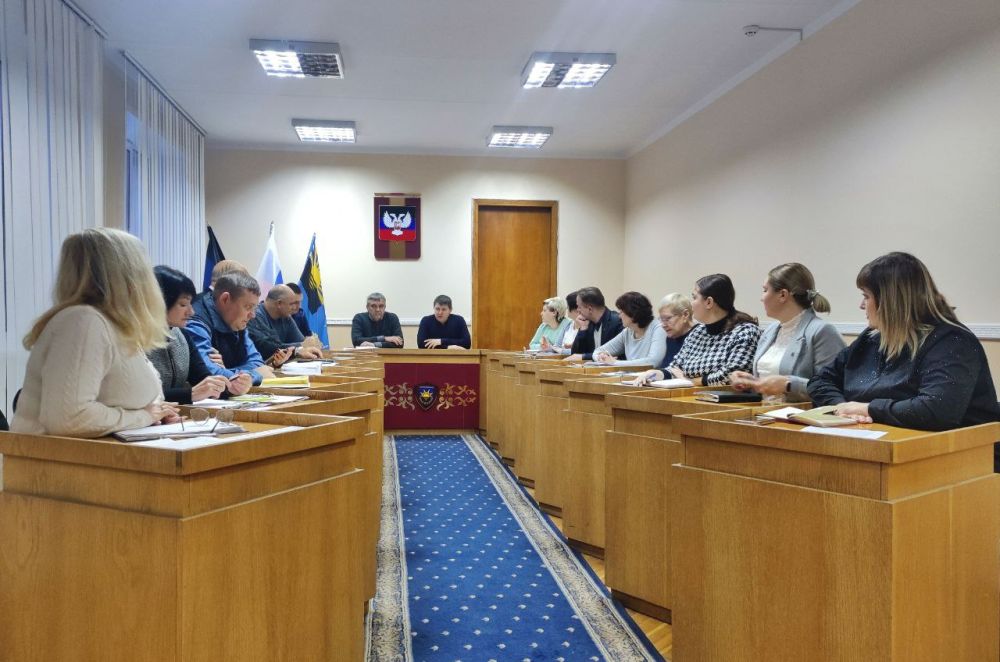 Владислав Ключаров: Сегодня провёл аппаратное совещание в администрации Кировского района