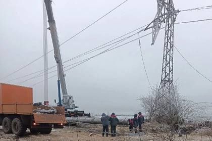 В ДНР из-за наледи упали опоры ЛЭП, питающей фильтровальную станцию