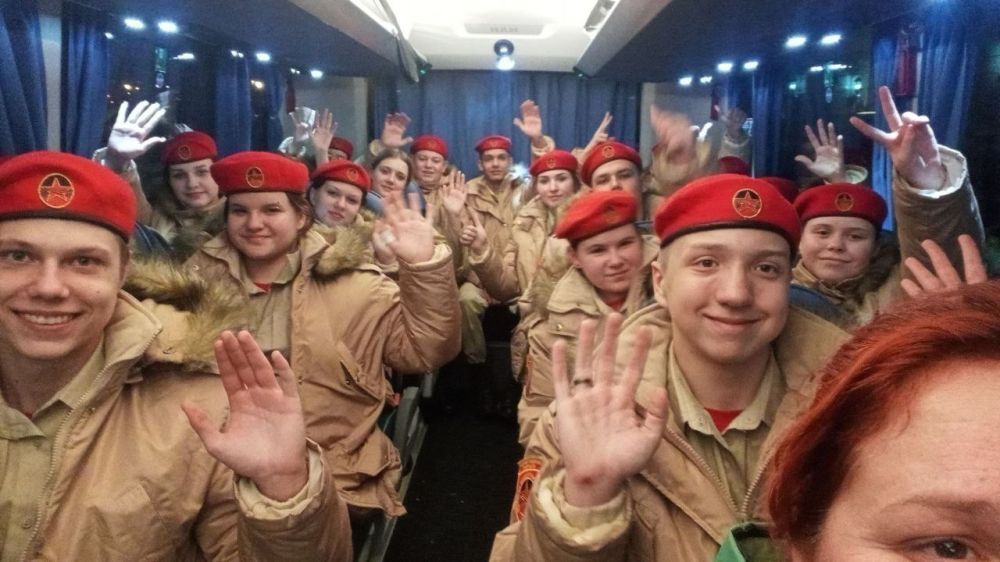 REPOST Молодёжь Горловки. Горловские юнармейцы посетили выставку-форум «РОССИЯ» 12 декабря, 180 юнармейцев, активно...