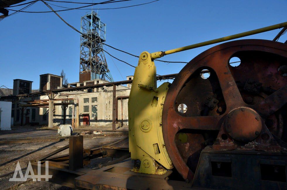 ДНР. В ДНР запустили специальный проект, посвященный труженикам Донбасса Цель проекта - познакомить молодежь с теми героями, чей вклад в общую победу часто остается за кадром