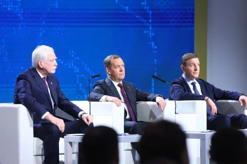 Игорь Лызов: Председатель «Единой России» Дмитрий Медведев